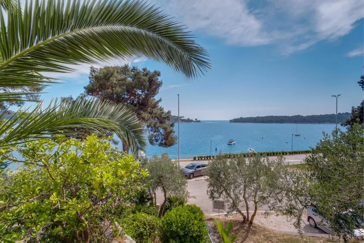 Apartments Villa Julija location